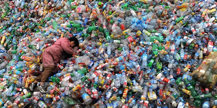 Plastik Maddeler Neden Zor Çürüyor?